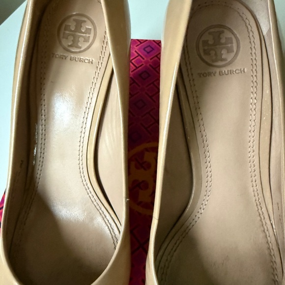 Tory Burch Nude Wedge Shoes - Picture 6 of 9